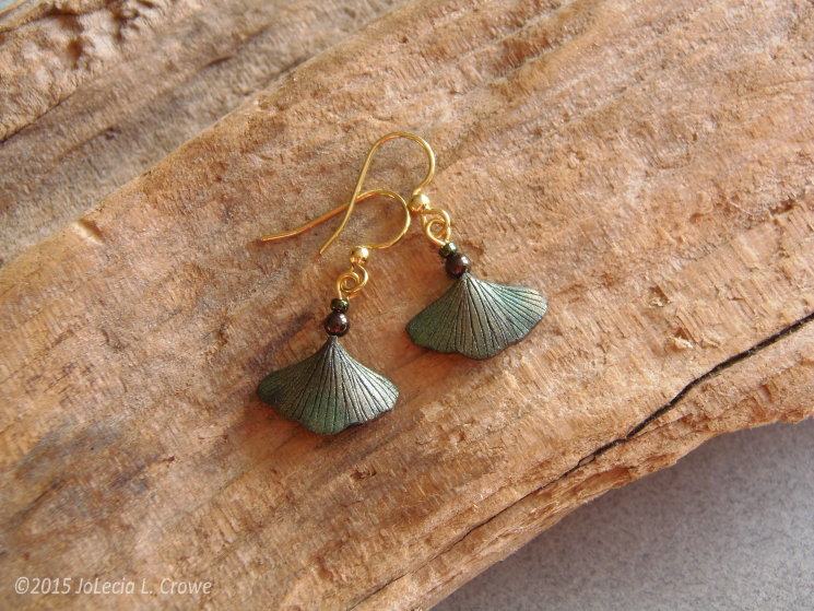 Metallic green/gold ginkgo